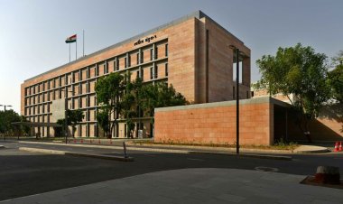 Gujarat govt transfers IAS officers; Ahmedabad gets new Municipal Commissioner